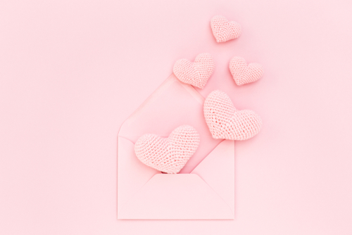 「恋バナ」とは？話題のネタや男女の内容の違いまで徹底解説！ | Lovely[ラブリー]のイメージ