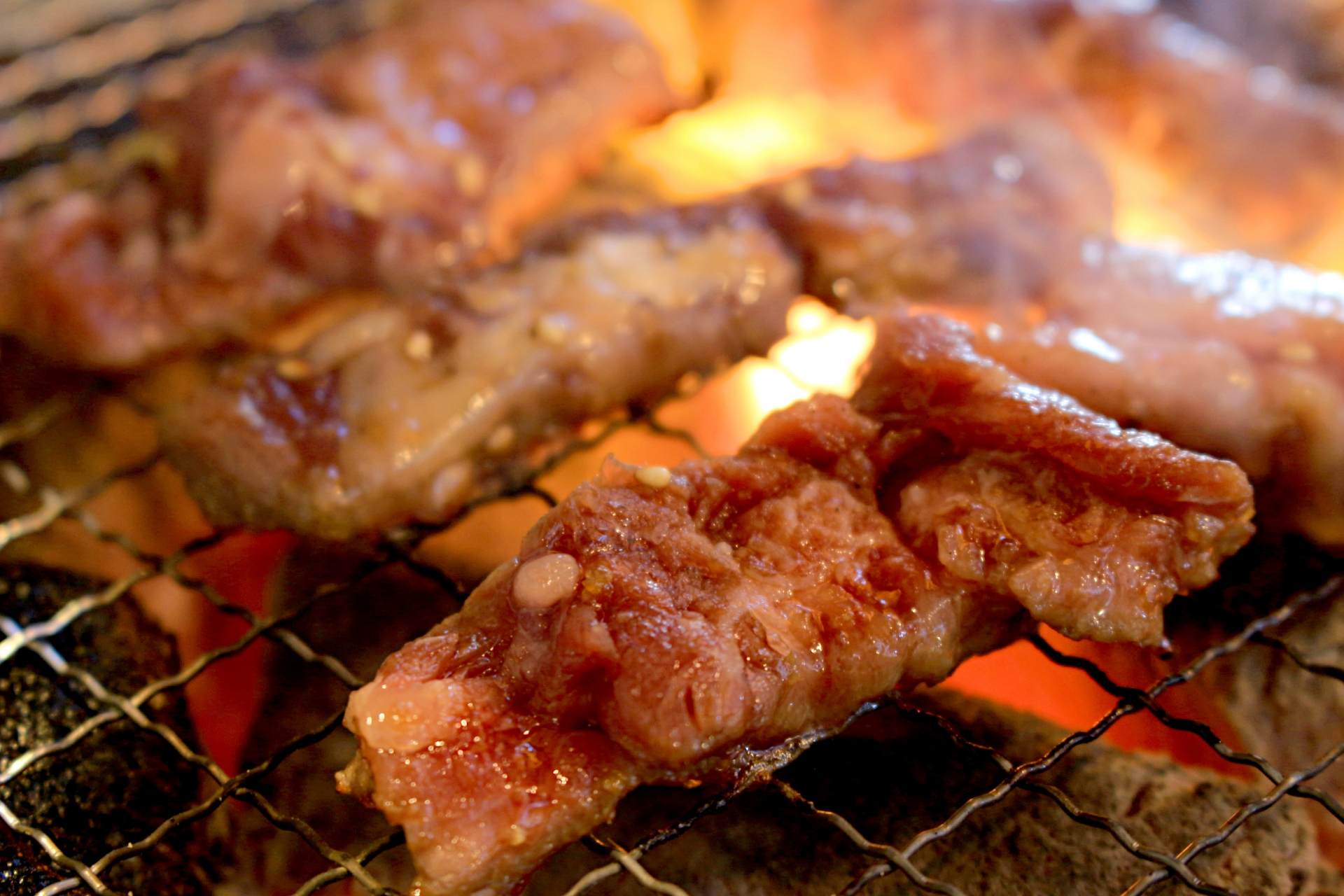 焼肉デートに誘う男性心理って?モテテクで女子力アップ♡のイメージ