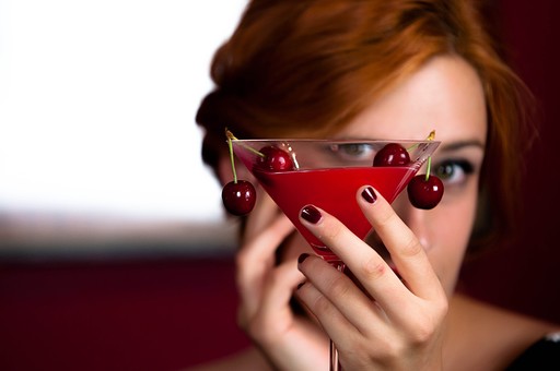 お酒で顔が赤くなる女はどう思われている？男性意見と防ぐ方法 | Lovely[ラブリー]のイメージ