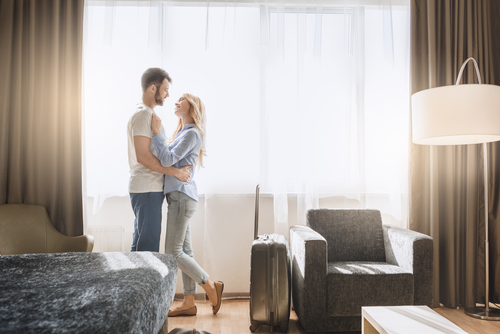 ディズニーホテルの値段はどれくらい？平日と土日祝を比較 | Lovely[ラブリー]のイメージ