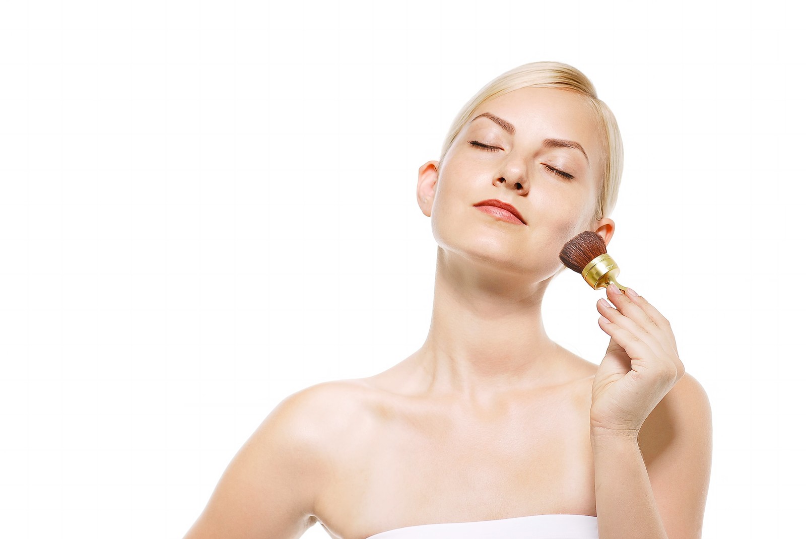 崩れないフェイスパウダー22選！化粧キープの使い方＆直し方も紹介 | Lovely[ラブリー]のイメージ