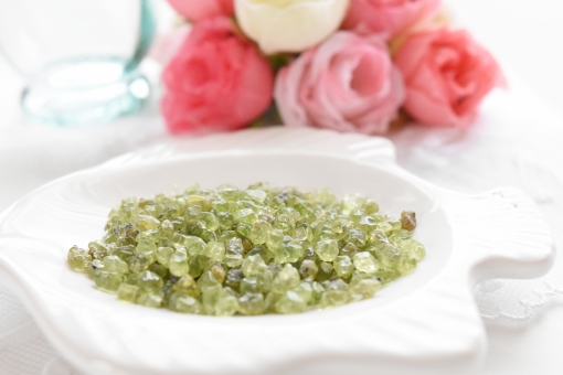 8月の誕生石ペリドットの意味は？【パワーストーン】 | Lovely[ラブリー]のイメージ