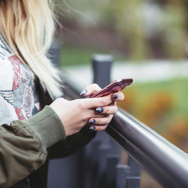 LINEでされた告白に応える時のトーク例｜返事は少し待ったほうが良い