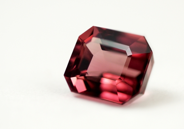 1月の誕生石ガーネットの意味は？【パワーストーン】 | Lovely[ラブリー]のイメージ