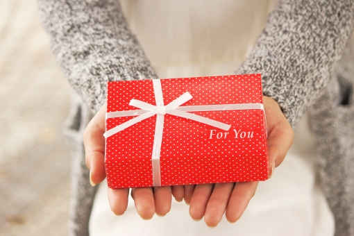 大学生彼氏が喜ぶプレゼント25選！予算やアイテムをイベント別に紹介 | Lovely[ラブリー]のイメージ