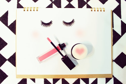 泉里香のメイク方法！ナチュラル太眉とピンクで“色っぽ”愛され顔に♡ | Lovely[ラブリー]のイメージ