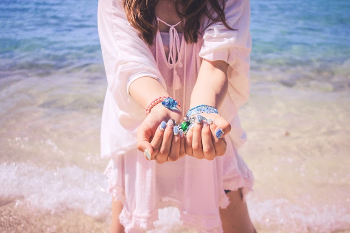 板野友美の水着画像まとめ！まるでグラビアな写真集にも注目♡ | Lovely[ラブリー]のイメージ