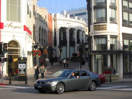 YOSHIKIの彼女が豪華！サラやエレーナ・工藤静香の恋愛を調査 | Lovely[ラブリー]のイメージ