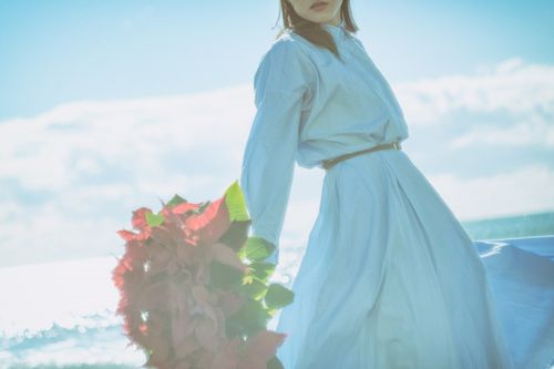 【51枚】芳根京子の胸は何カップ?正統派女優のエロカワおっぱい画像のイメージ