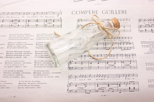 あいみょんの本名や生い立ちは？学歴から家族構成まで総まとめ！ | Lovely[ラブリー]のイメージ