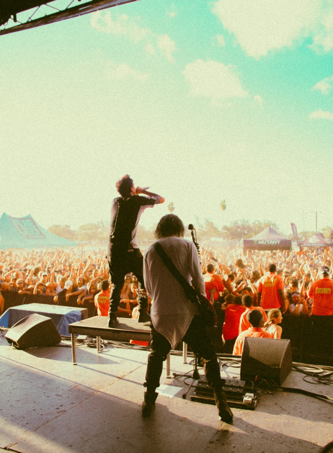 韓国の人気アーティストランキングTOP32！実力派からソロ歌手まで！ | Lovely[ラブリー]のイメージ