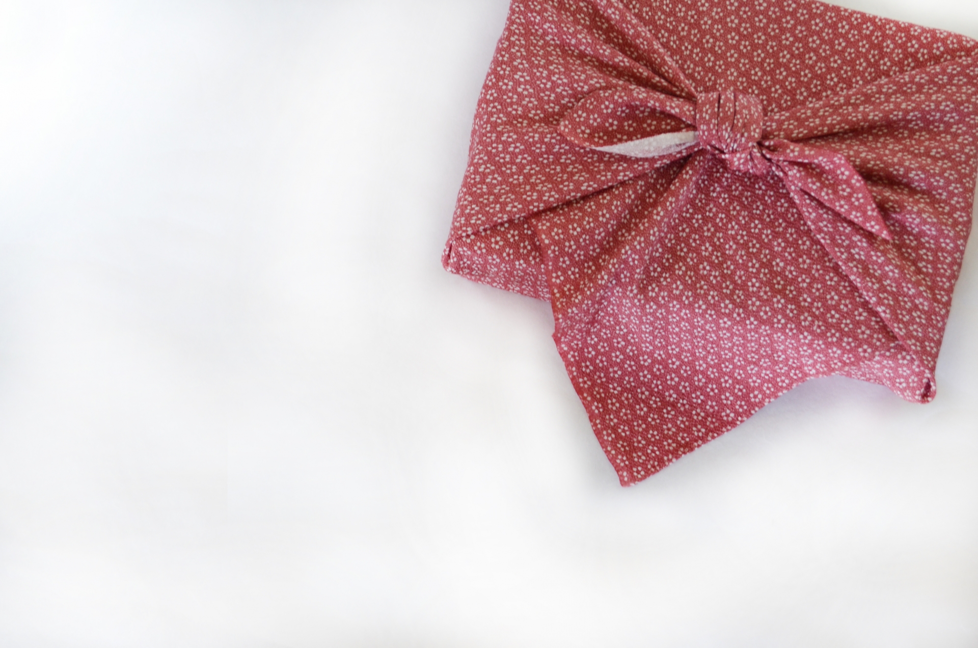 100均の風呂敷15選｜ビニール風呂敷もご紹介 | Lovely[ラブリー]のイメージ