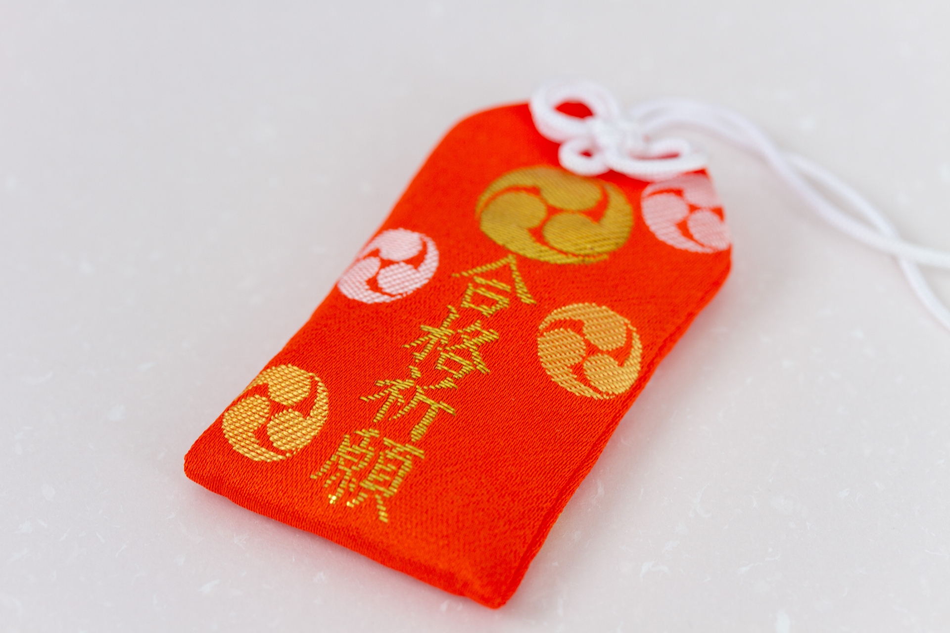 お守りに関する夢占い16選！買う・貰う・なくすなどパターン別に紹介	 | Lovely[ラブリー]のイメージ