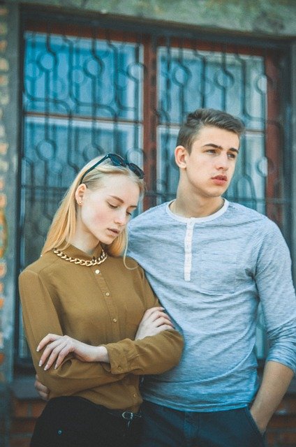 彼氏が元カノの話をする男性心理と対処法|付き合う前の場合は脈ありの可能性も!	のイメージ