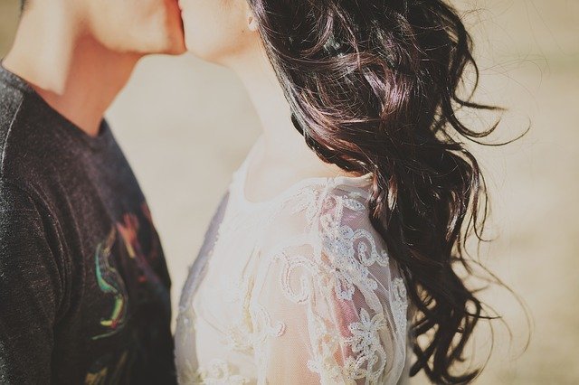 キスが多い彼氏の心理やキス好きな彼氏の特徴|キスが多い彼氏は何を考えている?のイメージ