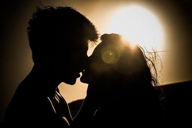 付き合って1ヶ月でやるのは軽い女?やる前にできる準備ややった後の対応のイメージ