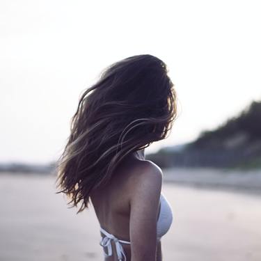 夏の髪悩み「ダメージ」「ニオイ」「うねり」を解決！プロが教えるヘアケア＆スタイリング	