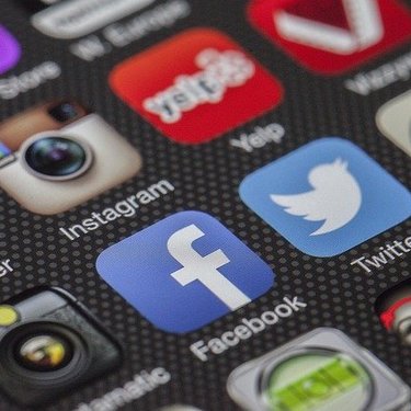 Instagramの投稿の宣伝とは？方法とメリット＆費用を解説